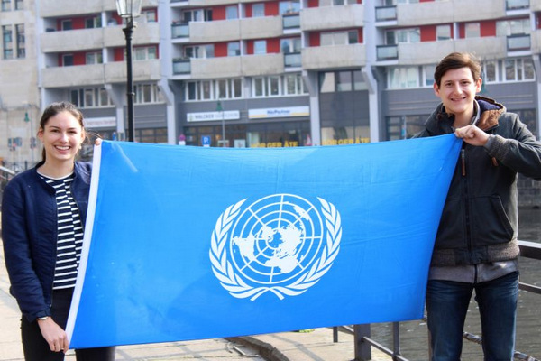 Die UN-Jugenddelegierten Josephine Hebling und Nikolas Karanikolas kommen zum Workshop-Wochenende nach Altenkirchen. (Foto: privat) 