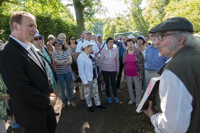 Jdische Delegation besucht Judenfriedhof in Dierdorf