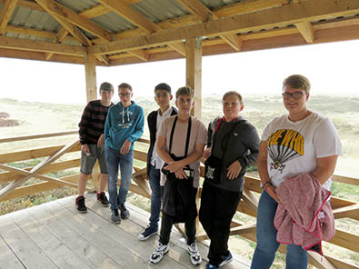 Besichtigung der Wanderdnen an der Kurischen Nehrung und weitere Exkursionen gehrten zum Aufenthalt. Fotos: Schule