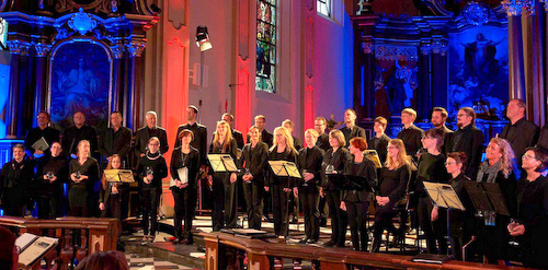 Am 12. August gastiert der Kammerchor Marienstatt zum Wandelkonzert auf Schloss Hachenburg. (Foto: Ketz) 