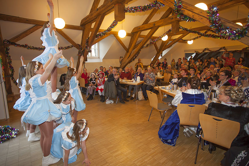 Karneval-Kaffeetrinken in der Alten Schule in Dierdorf