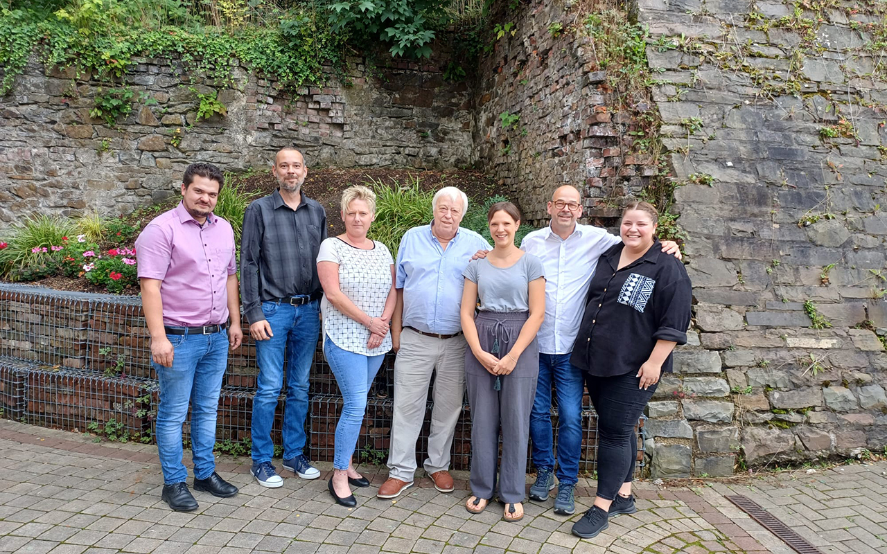 Bei der Versammlung standen auch Neuwahlen an: von links Robin Stricker (Geschftsfhrer), Daniel Merkel (1. Vorsitzender), Sabrina Krbel (1 Kassiererin), Wolfgang Ebach (1. Zugfhrer), Lisa Trapp (1. Sitzungsprsidentin), Ralf Buhr (2. Vorsitzender), Nathalie Kaiser (Verantwortliche fr die Presse- und ffentlichkeitsarbeit). (Foto: KG Wissen)
