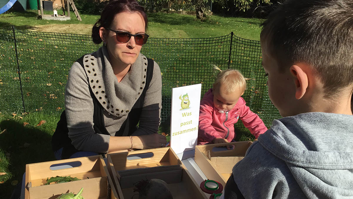 "Was passt zusammen" lautete das Erntespiel. (Fotos: Kita)