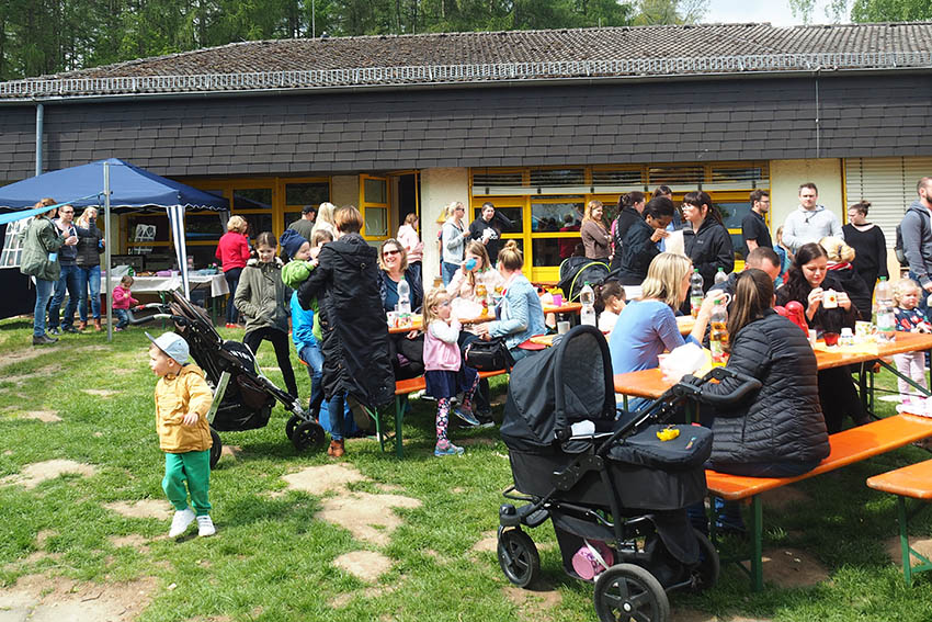 Kinder, Eltern und Mitarbeiter der Kita Stromberg feierten das 30-jhrige Jubilum der Einrichtung. Fotos: Stadt Bendorf