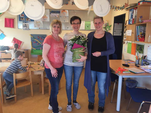 Das Bild zeigt v.l.n.r. Ute Rittgasser-Runkel (Elternausschuss), Rita Goas (Erzieherin Kita Waldwichtel) und Carola Dittrich (Elternausschuss). Foto: privat