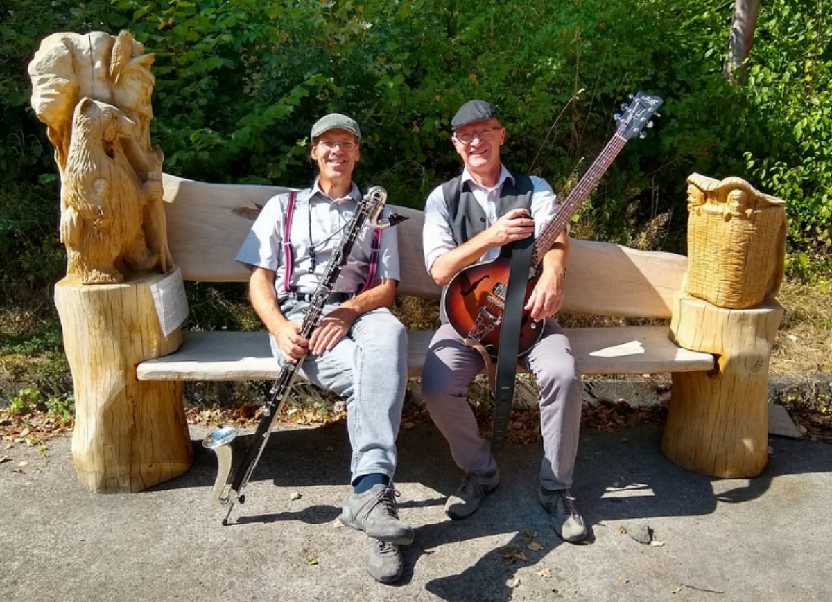 Klarinettist Thomas Peters und Gitarrist Greg Wolf bilden das Duo "Klezfluentes" (Foto: b-05 Kulturzentrum)