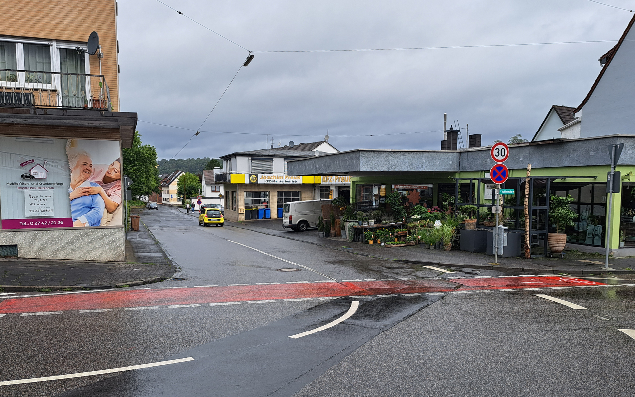 Die Weststrae wird fr den Schwerlastverkehr ab 3,5 Tonnen gesperrt. (Foto: Michael Heinze)