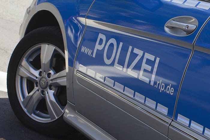 Autofahrer kollidiert in Leutesdorf mit mehreren Fahrzeugen - 30000 Euro Schaden