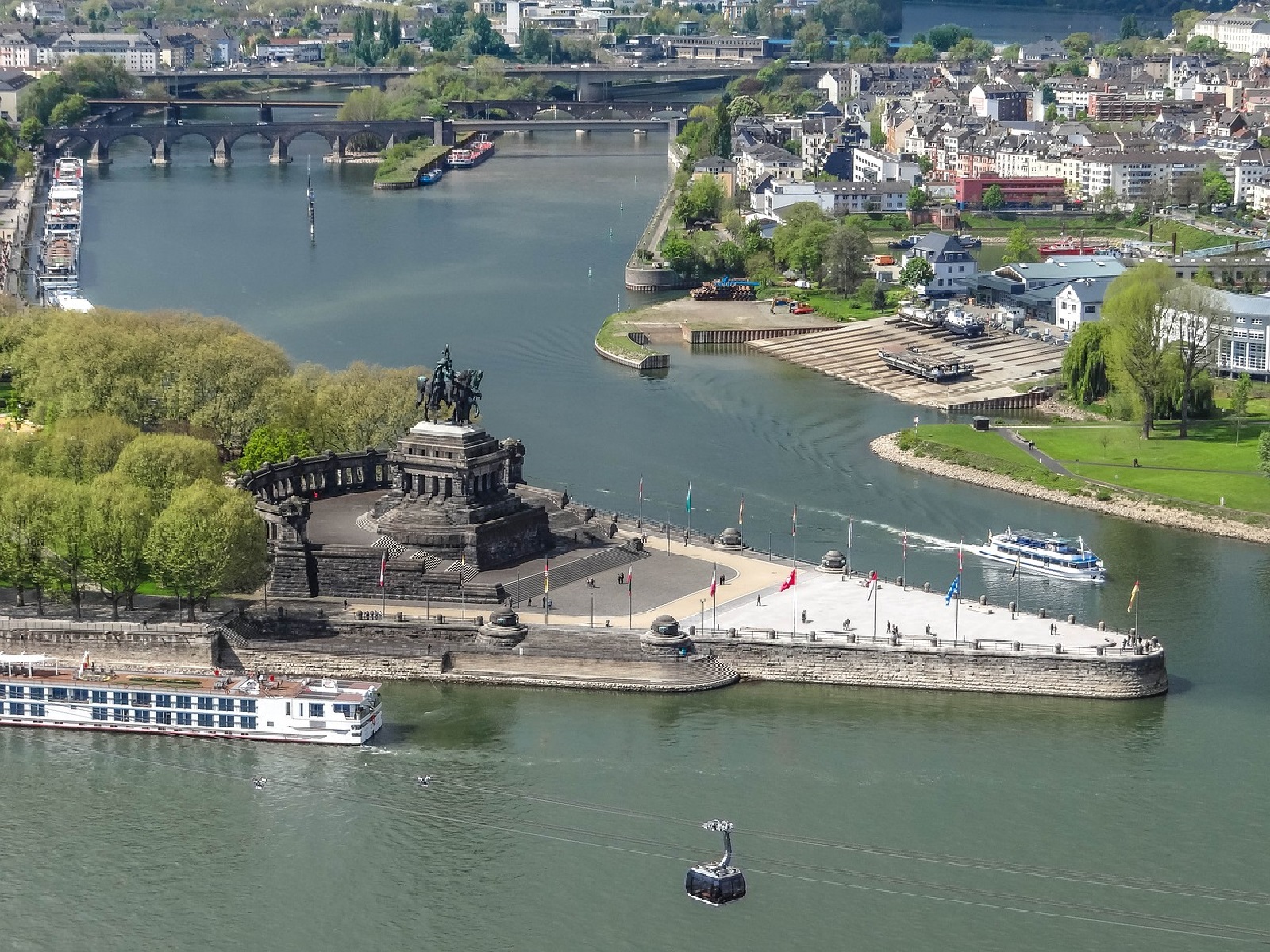 Rosenmontagsumzug in Koblenz: Tausende feiern friedlich