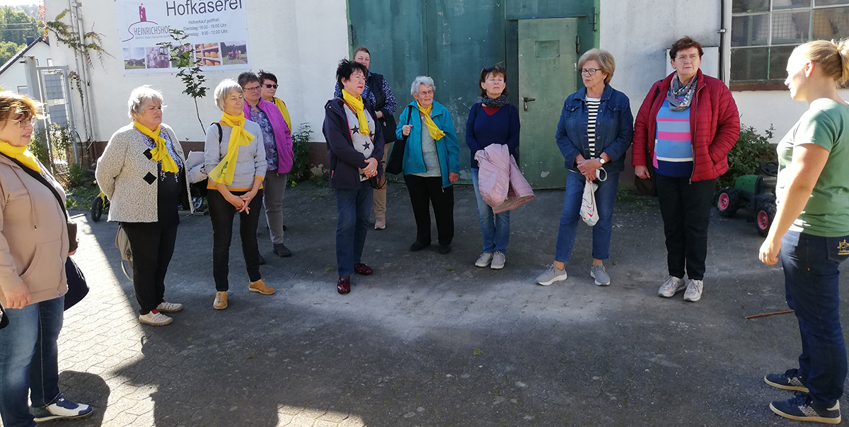 Einen Einblick in die kolandwirtschaft erhielten die Landfrauen in Burglahr. (Foto: Landfrauen)