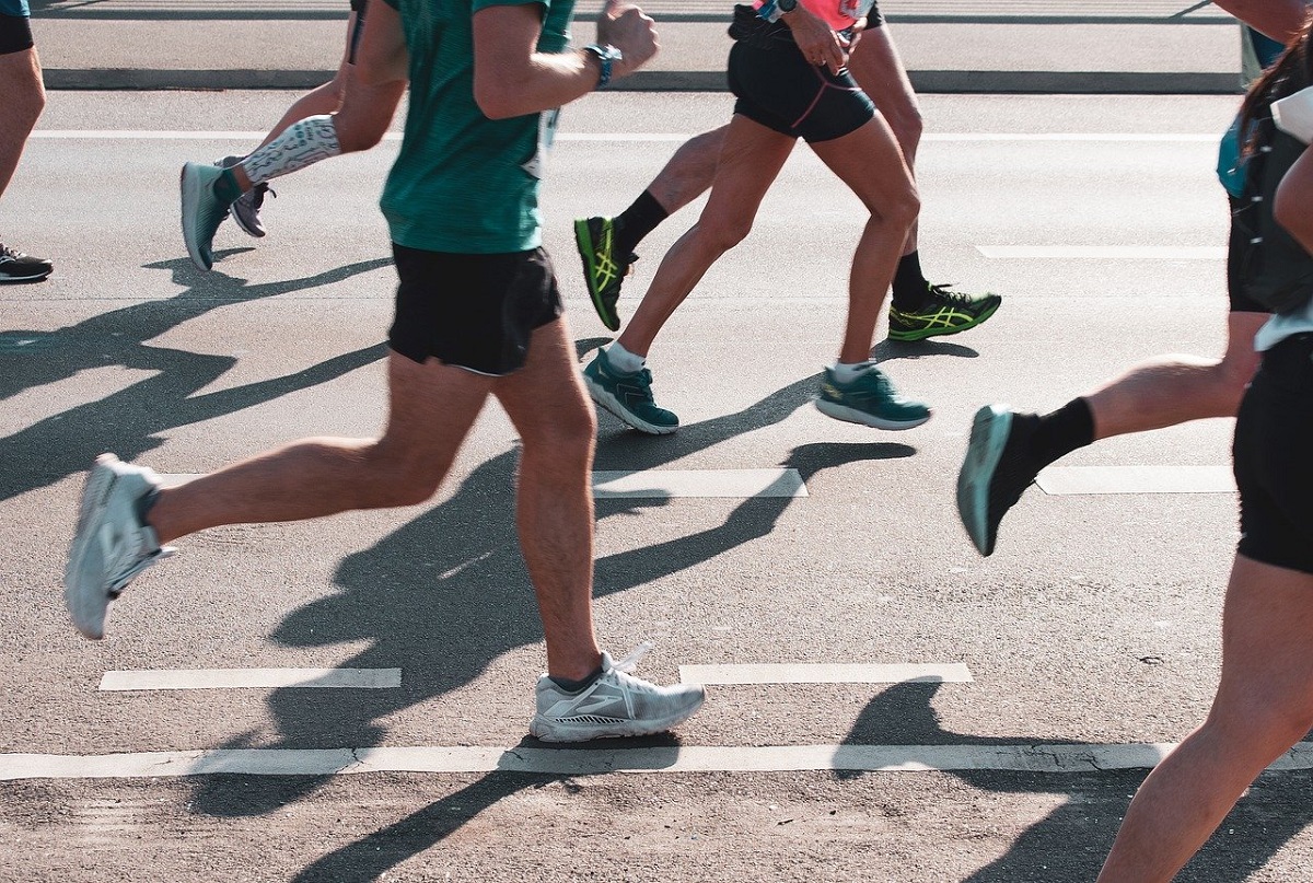 1. Raiffeisenteamlauf des SRC Heimbach-Weis fr Vereine, Familien, Firmen, Schulen