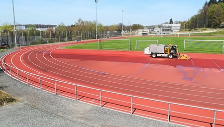 Laufbahnen im Oberwaldstadion Selters erstrahlen im neuen Glanz