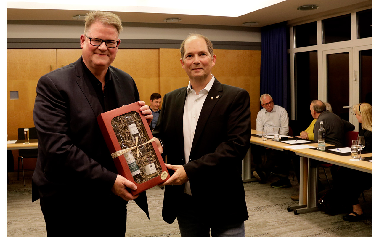 Ralf Seekatz stand Mitgliedern des Lions Club Marienberg Rede und Antwort