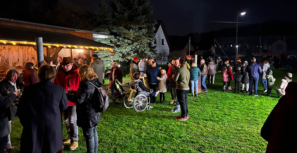 Der Martinszug fand unter groer Beteiligung der Auer statt. (Brger- und Verschnerungsverein)