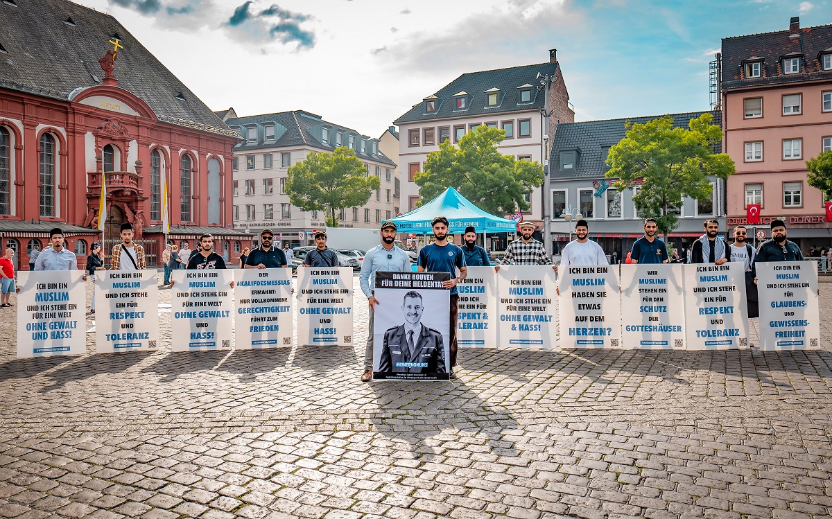 Ahmadiyya Muslim Gemeinde Betzdorf zeigte Haltung in Mannheim