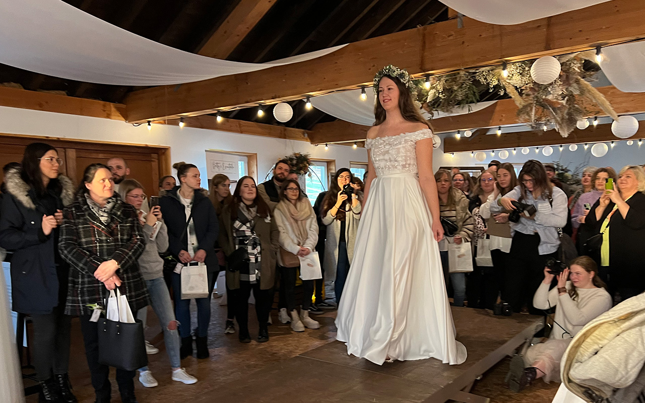 Glitzer, Klnge, kreativ gelungene Messe "Liebe im Westerwald"