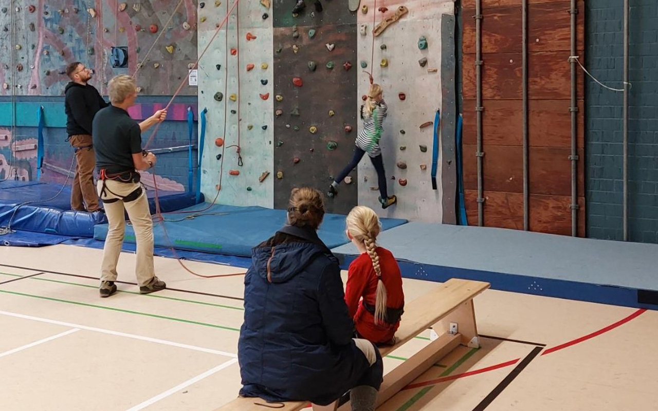 Die Kletterwand wurde rege genutzt. (Foto: Realschule plus Daaden)