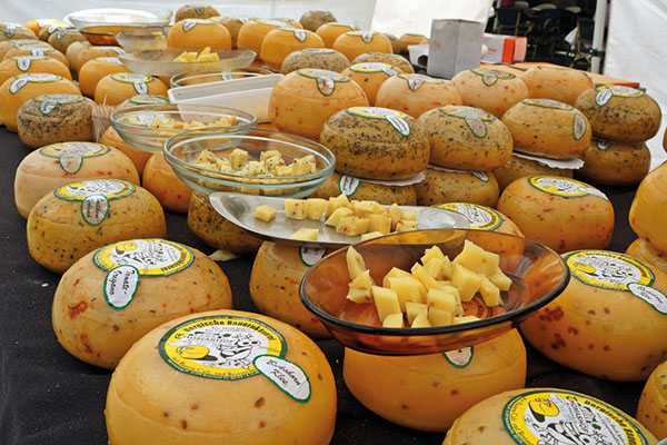 Naschmarkt lockt Feinschmecker in die Neuwieder City