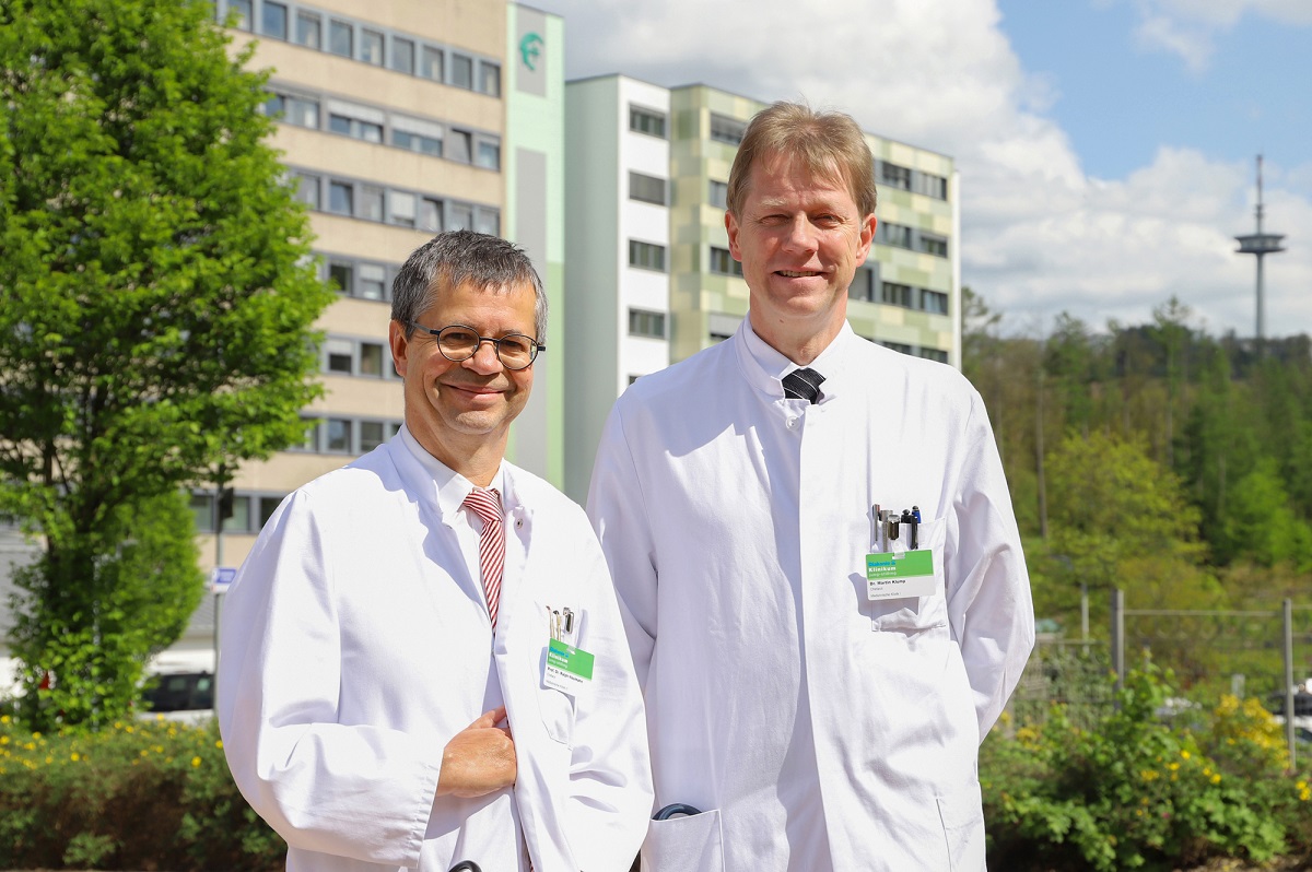 Von links: Prof. Dr. Ralph Naumann und Dr. Martin Klump leiten als Chefrzte knftig die Onkologie und Hmatologie im Siegener "Stilling". (Foto: Diakonie in Sdwestfalen gGmbH)