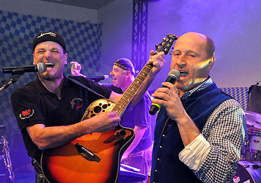 Oktoberfest in Neitersen: Die Wiedhalle bebte 