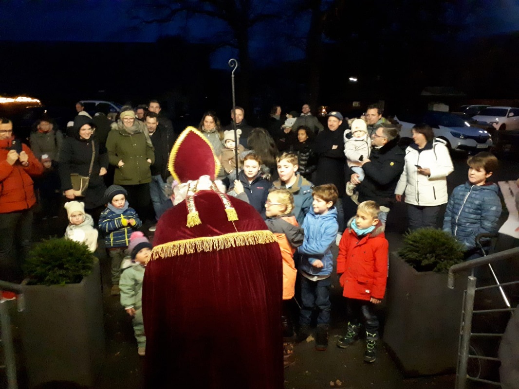 Der Nikolaus hatte fr jedes Kinder neben Sigkeiten auch persnliche Worte mitgebracht. Fotos: (Veranstalter) 
