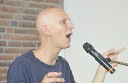 Professor Erik Sohn begeisterte mit einem Workshop im Pfarrzentrum St. Peter. (Foto: kdh)