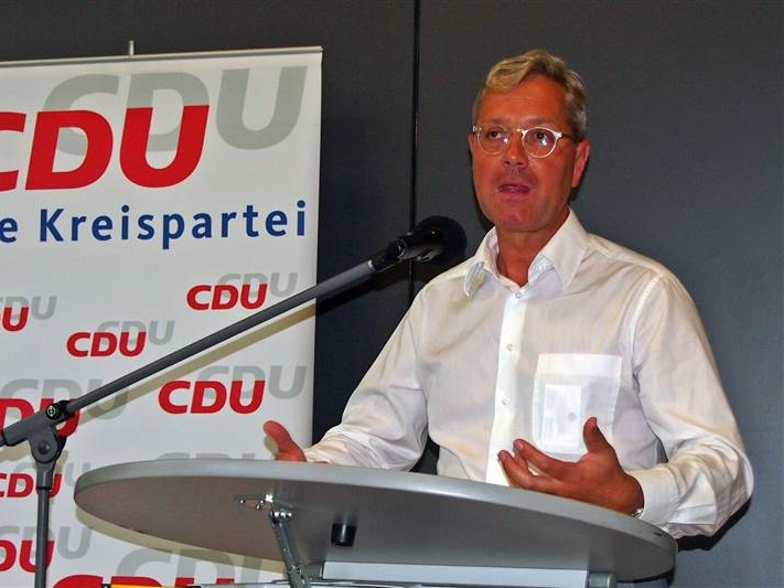 In einem Monat CDU-Vorsitzender und spter vielleicht Kanzlerkandidat? Norbert Rttgen 2015 im Wissener Kulturwerk. (Foto: ddp)