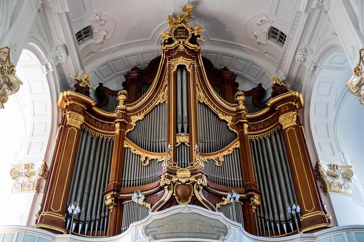 Die Queen ldt nach Altenkirchen ein: 70 Jahre Orgel in St. Jakobus