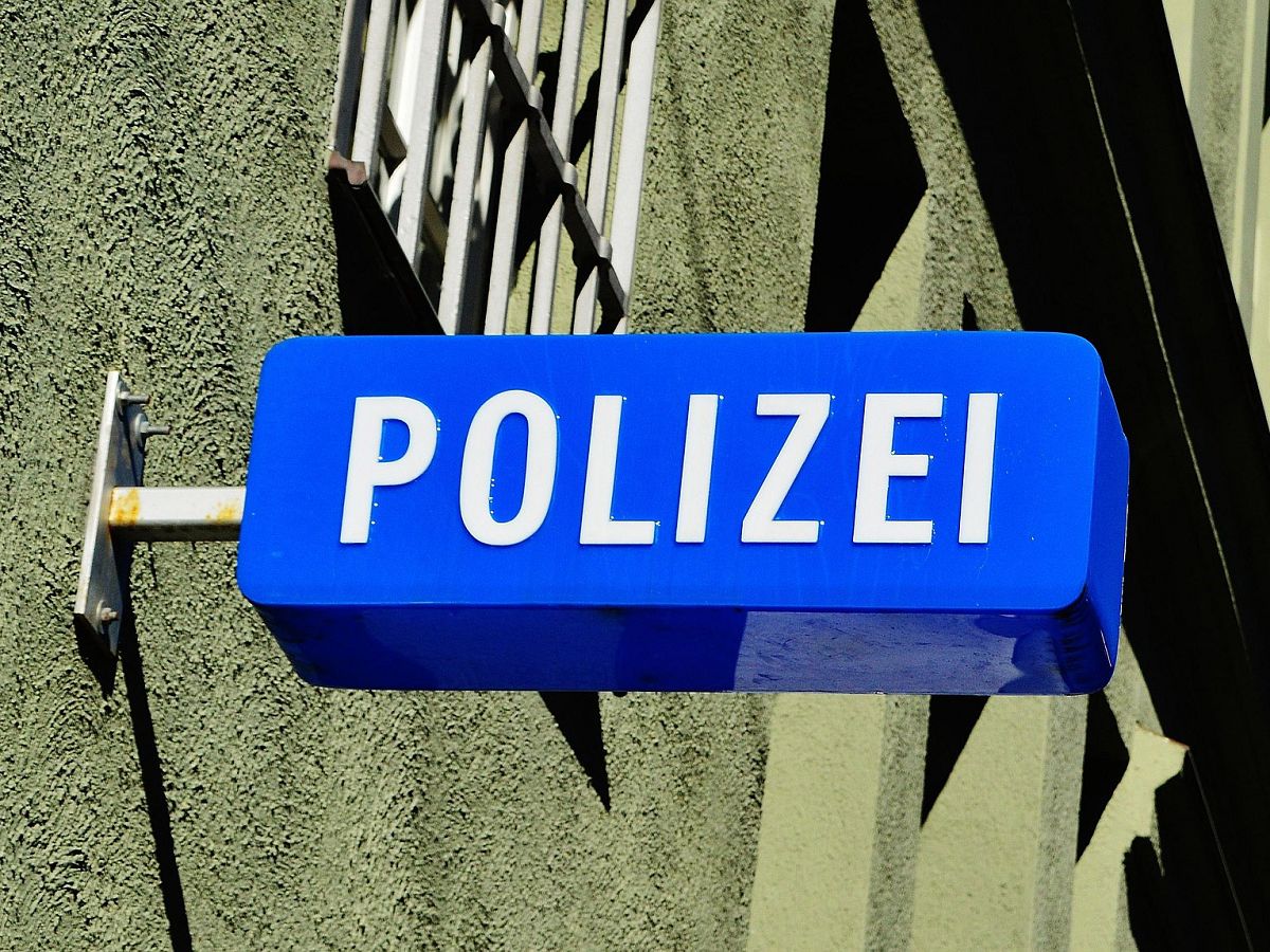 Landfrauen Betzdorf besuchen Polizei fr interessante Einblicke