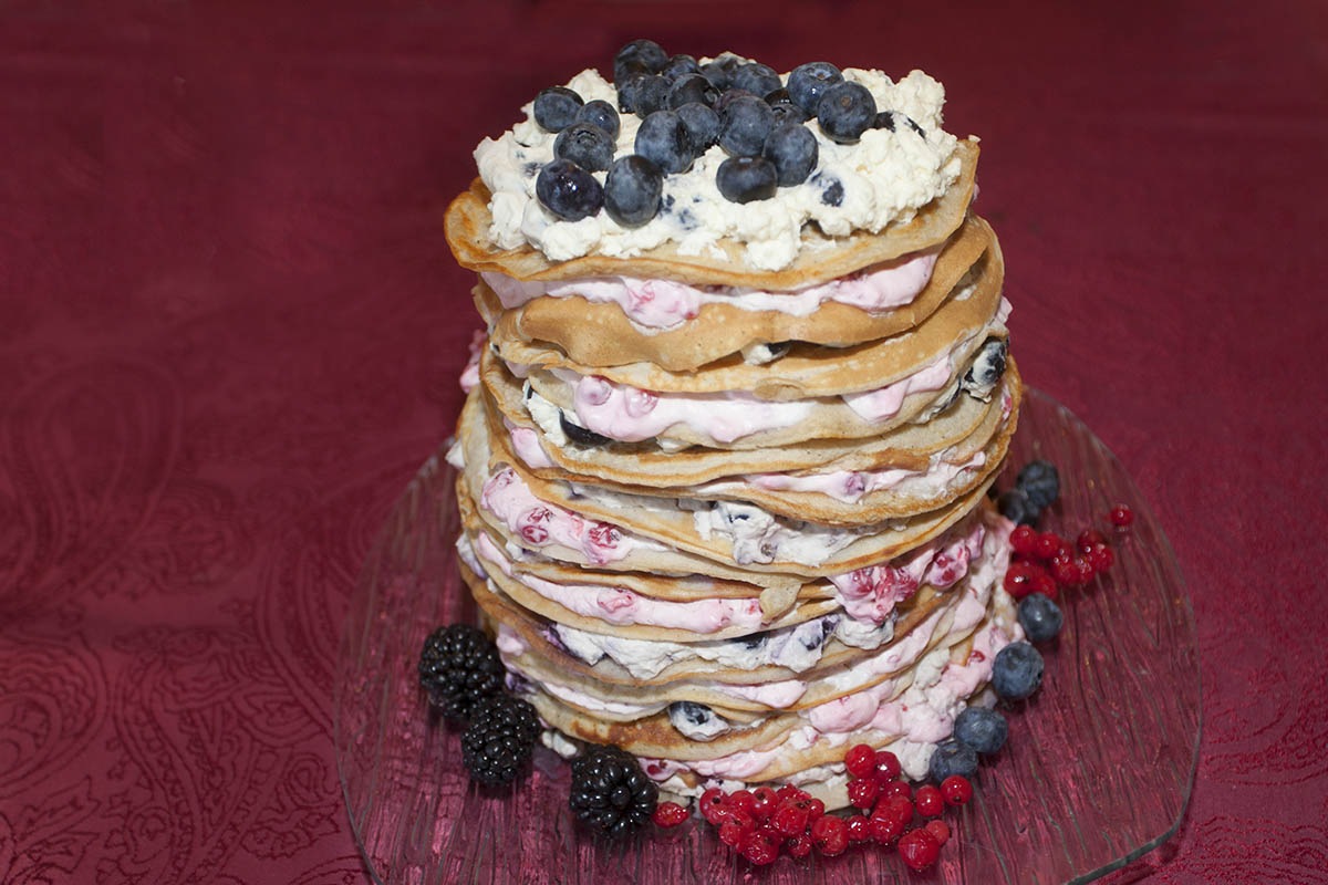 Backen mit Kindern: Pfannkuchen-Torte mit Beeren