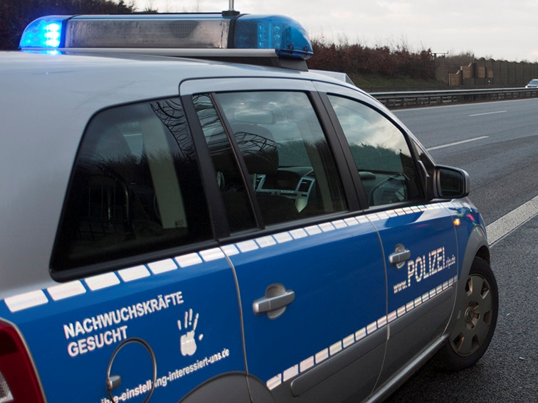 Kirchen: Tanklastzug-Fahrer flchtet von Unfall 
