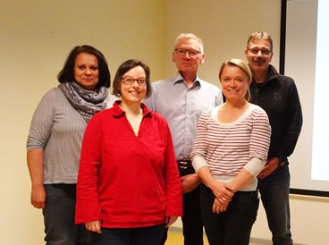 Vorne von links: Daniela Zahn, Dr. Liane Marciano (Netzwerkmoderatorinnen Universitt Bonn), hinten von links: Susanne Buchen (Gesundheitsaufseherin), Dr. Wolfgang Drwaldt (Netzwerkmoderator), Heinz-Uwe Fuchs (Abteilungsleiter Gesundheit) von der Kreisverwaltung Altenkirchen. Foto: Verwaltung