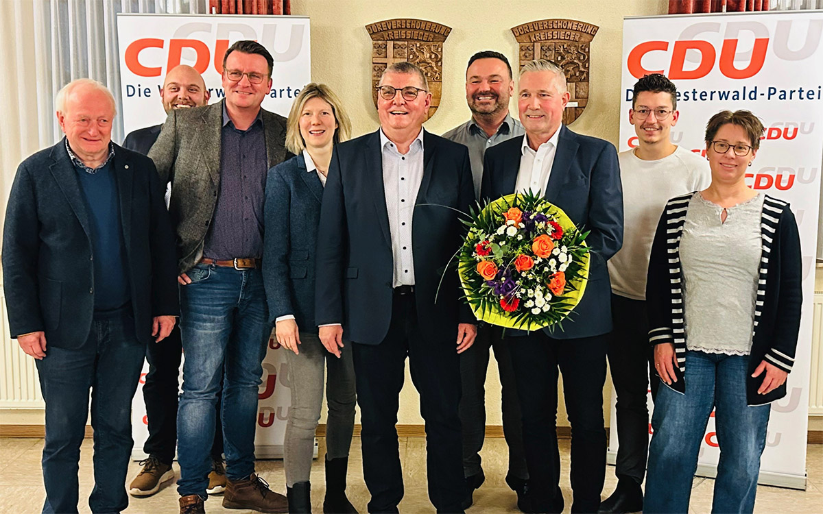 Auf dem Foto sind zu sehen von links: Werner Zingel (Erster Beigeordneter), Collin Schmidt, Ulf Ludwig, Jenny Gro MdL (VDU Kreisvorsitzende), Guido Mallm (Vorsitzender CDU Gemeindeverband Wallmerod), Roland Weimer (CDU-Fraktionschef VG Wallmerod), Klaus Ltkefedder, Leon Gler und Silvia Pistor (Beigeordnete); Quelle: CDU Wallmerod