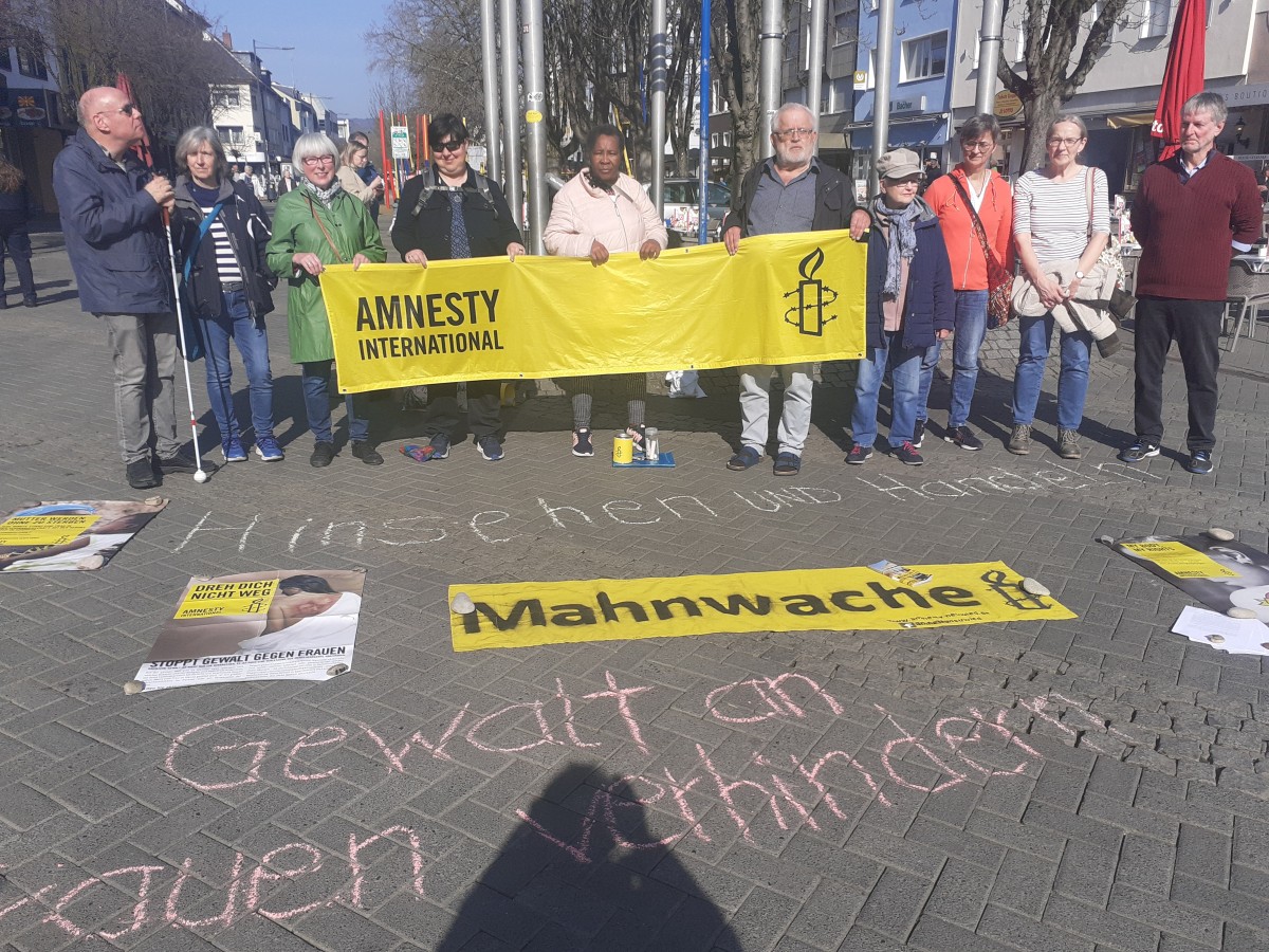 Mahnwache zum Weltfrauentag (Foto: Inge Rockenfeller)