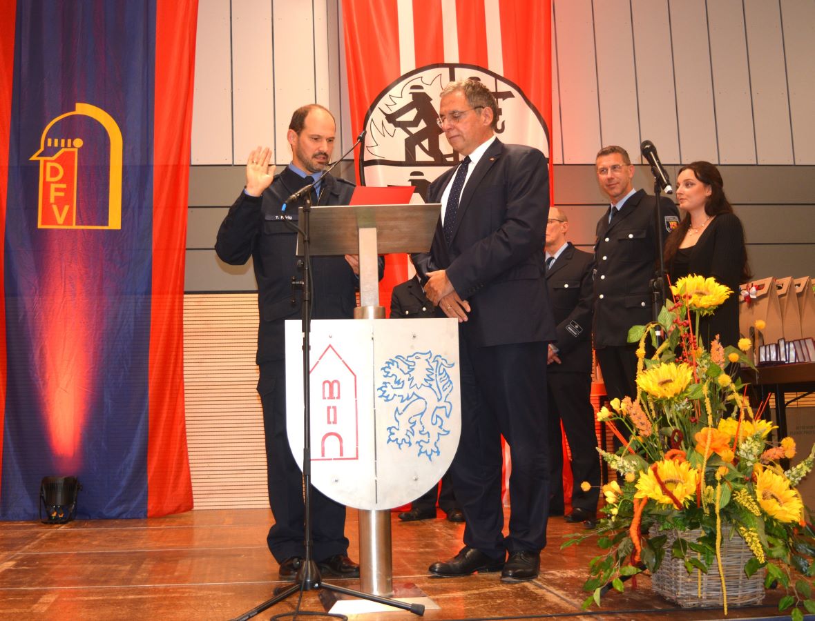 Ehrungen, Befrderungen und Bestellungen. (Alle Fotos: Wolfgang Rabsch)