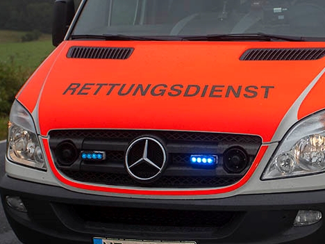 Vermutlich schwer verletzt: Auto kollidiert mit dreijhrigem Jungen in Herdorf
