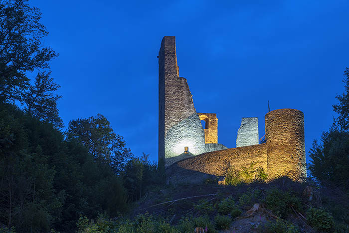 Vorstand Frderverein Burg Reichenstein im Amt besttigt 