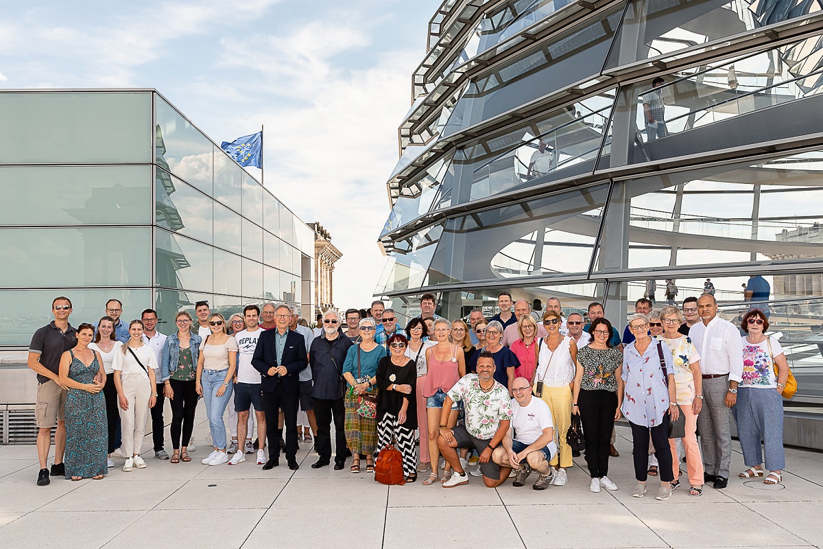 Die Gruppe aus dem Kreis Neuwied berzeugte sich in Berlin von der Arbeit des heimischen Politikers. (Foto: privat)