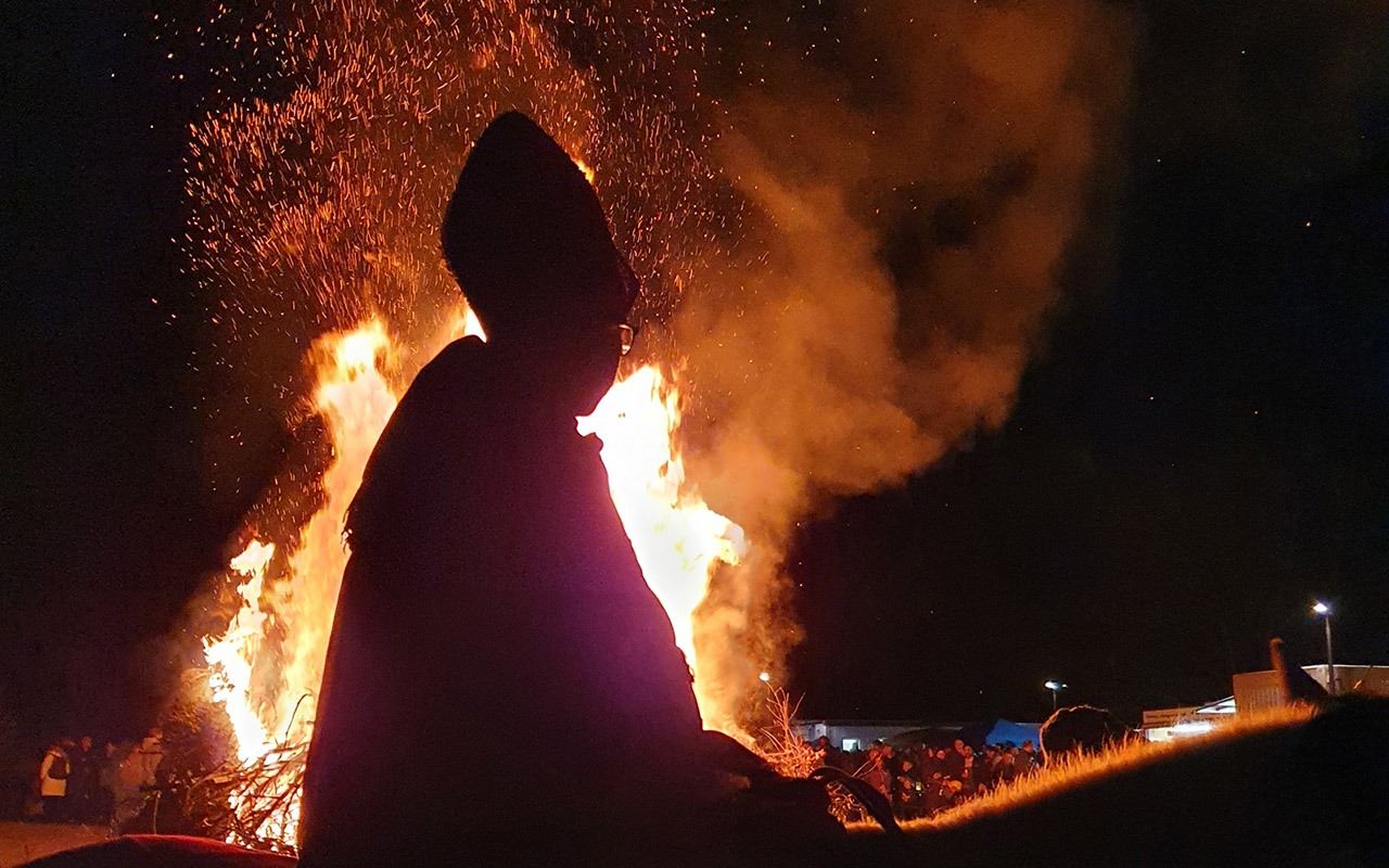 Die Martinsfeier am Martinsfeuer war auch in diesem Jahr ein besonderes Event in der Ortsgemeinde Birken-Honigsessen. So viele Besucher waren noch nie dabei. (Fotos: Ortsgemeinde)