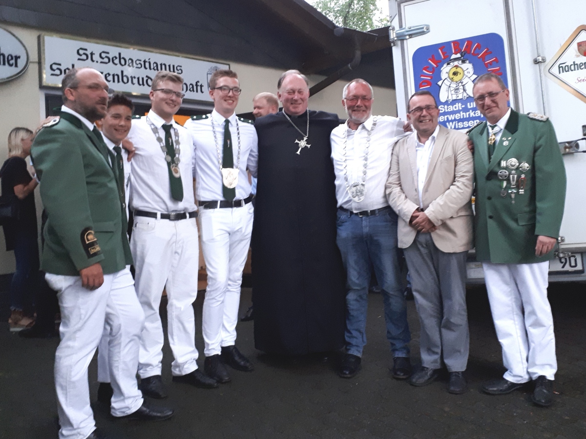 Knigsvogelschieen an Fronleichnam in Schnstein 
