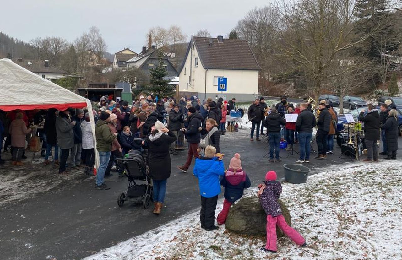 Stets gut besucht: die Glhweinbude von Selbach. Foto: Frderverein