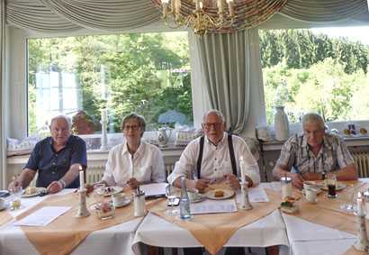 Von links: Karl Heinz Jung, Elke Schmitt, Manfred Schmitt und Karlheinz Zimpelmann. Foto: pr