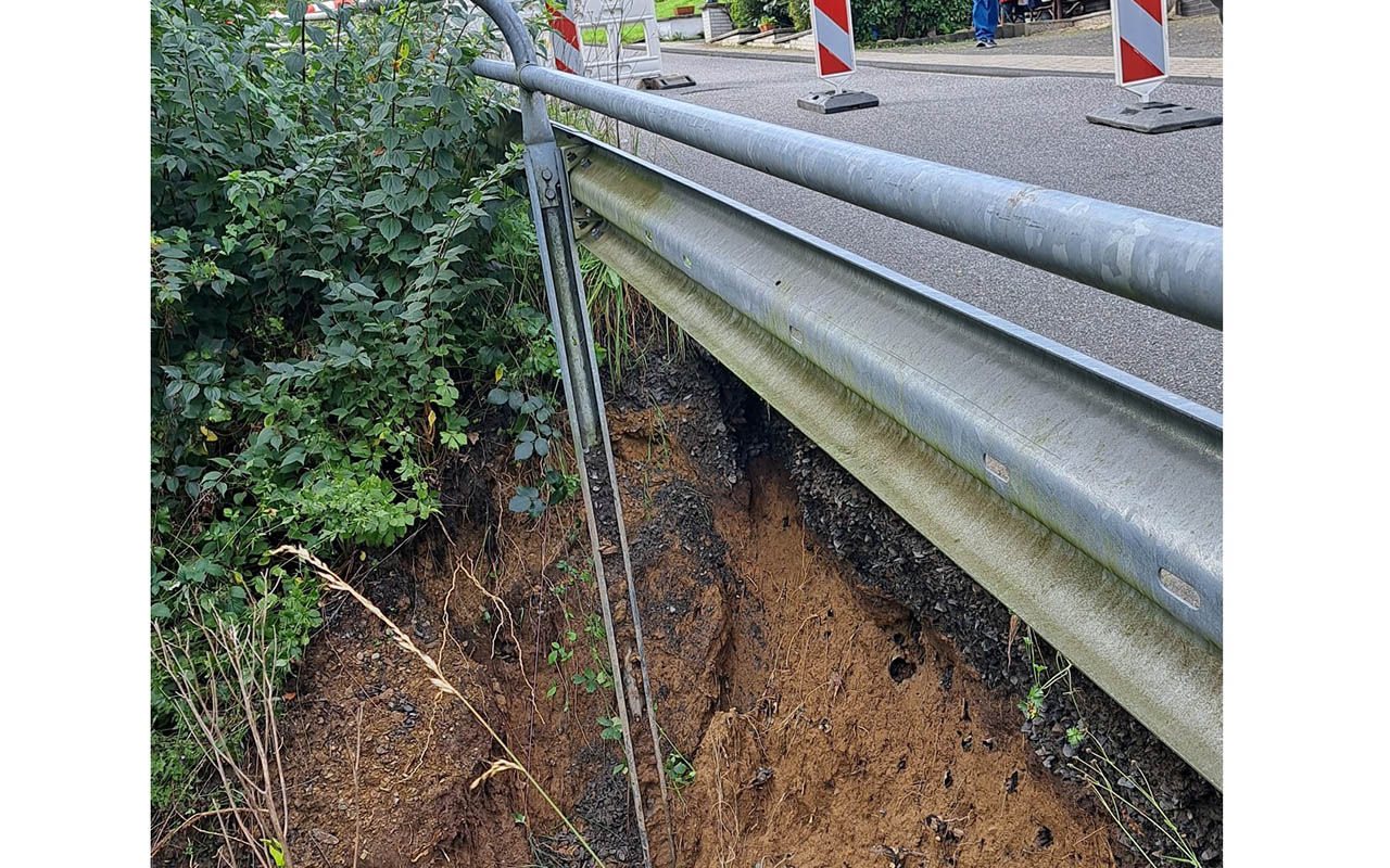 Autofahrer ignorieren in Wissen Sicherheitsabsperrung einer Untersplung