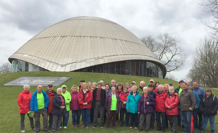 Die Wanderfreunde Siegperle aus Kirchen besuchten das Planetarium in Bochum. (Foto: Verein)