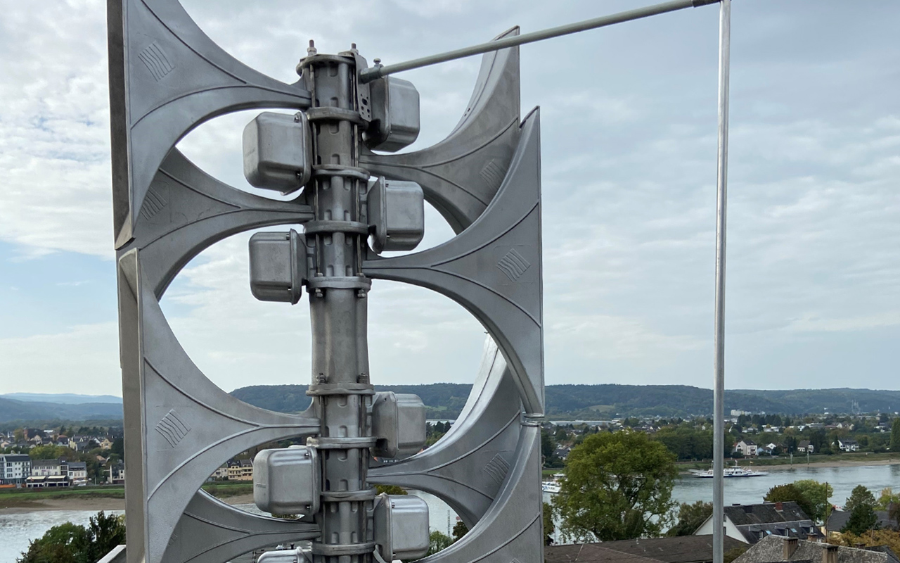 Die neue Sirene auf dem Dach des Seniorenheims der Verbandsgemeinde Linz. (Foto: FF VG Linz)