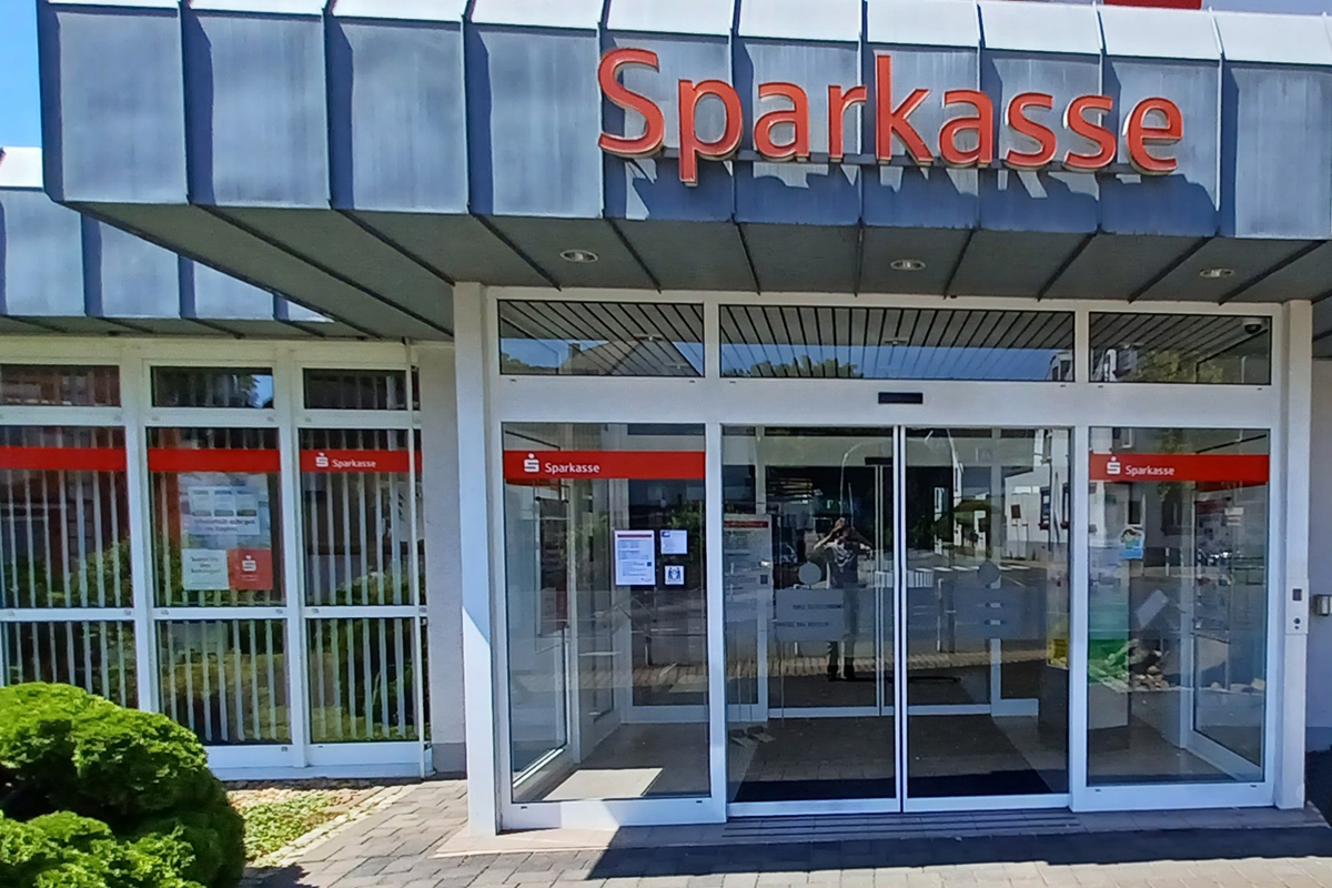 Vandalismus zwingt Sparkasse in Niederbieber zur Schlieung