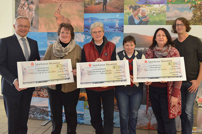 Von links: Landrat Achim Hallerbach, Iris Brockmann, Hanne Bdding, Tina Wagner, Claudia Pauly, Jens Arbeiter. Foto: Kreisverwaltung