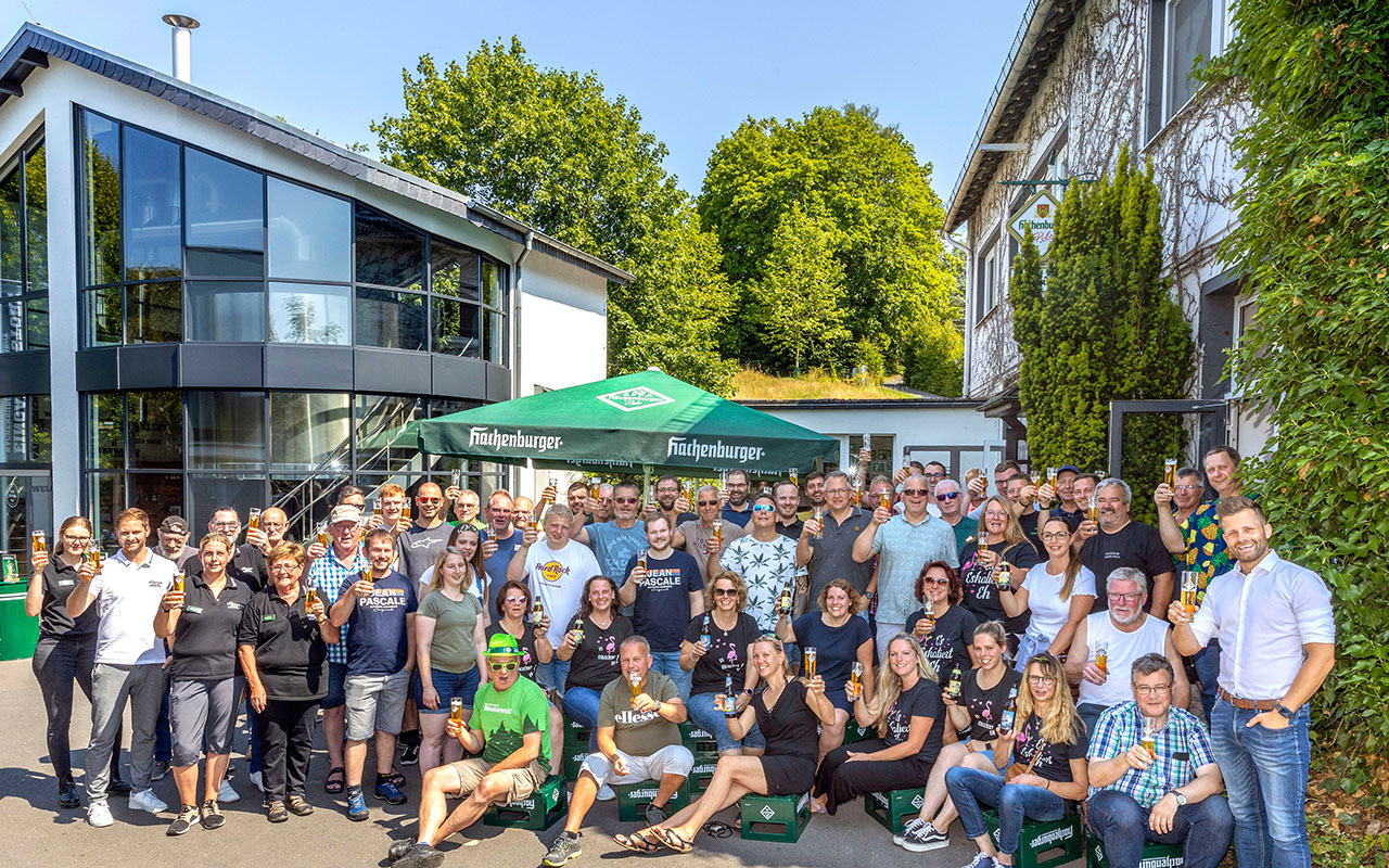 Die Westerwald-Brauerei feierte bei der Hachenburger Stammtisch-Runde gemeinsam mit Gastronomen und Stammtischen aus dem Westerwald und den angrenzenden Regionen das entschleunigte Lebensgefhl. (Foto: Westerwald Brauerei)