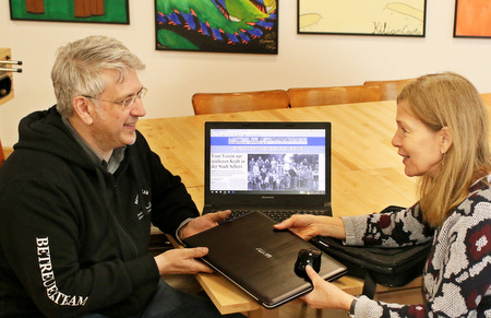 Brgerliste Selters spendet Laptop fr die Jugendarbeit 