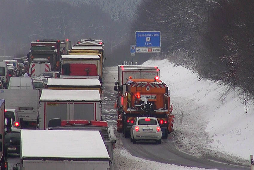 Winterdienst am 15. Februar des LBM 